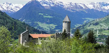 Von Trens zum Schloss Sprechenstein