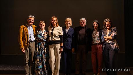 Patrick Rina, Ulrike Pertoll, Daniela Zadra, Ingrid Walch Hofer, Hermann Schnitzer, Chantal Redavid, Karin Hofer Foto:  Fabio Rubini
