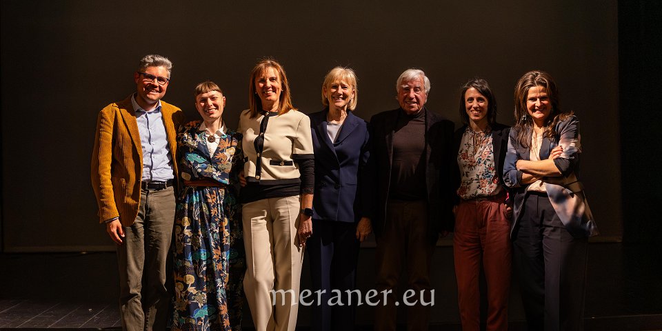 Patrick Rina, Ulrike Pertoll, Daniela Zadra, Ingrid Walch Hofer, Hermann Schnitzer, Chantal Redavid, Karin Hofer Foto:  Fabio Rubini