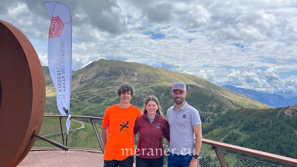 Patrick Ennemoser – Jugenddienst Bozen Land, Nadin Schrott – Marketing Meran 2000, Andreas Zanier – Präsident Meran 2000 Bergbahnen AG
